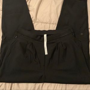 Lululemon Essential Trouser (BRAND NEW)
